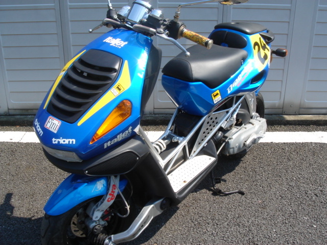 �C�^���W�F�b�g�E�h���b�N�X�^�[�T�O�@