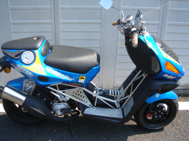 �C�^���W�F�b�g�E�h���b�N�X�^�[�T�O�@