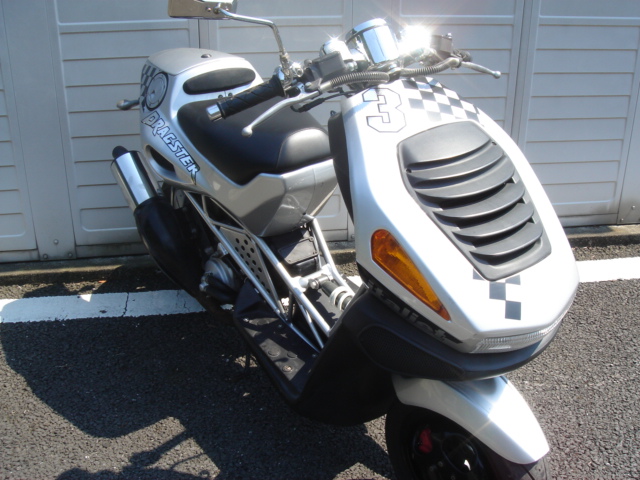 �C�^���W�F�b�g�E�h���b�N�X�^�[�T�O