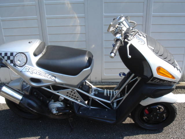 �C�^���W�F�b�g�E�h���b�N�X�^�[�T�O