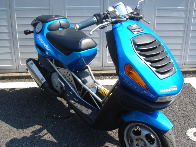 �C�^���W�F�b�g�E�h���b�N�X�^�[180