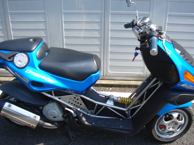 �C�^���W�F�b�g�E�h���b�N�X�^�[180