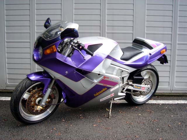 �r���[�^�[�x�a�P�O�@�f�B�G�V�[��