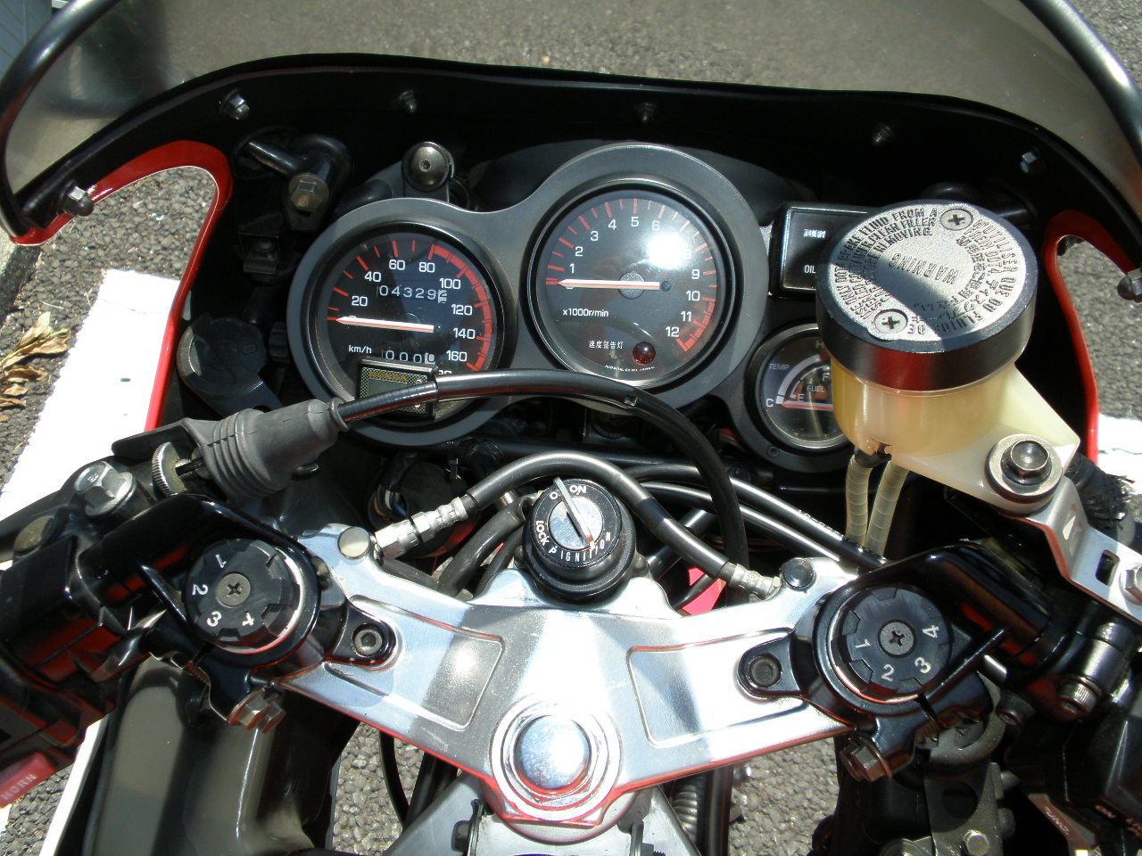 �q�y�u�T�O�O�q