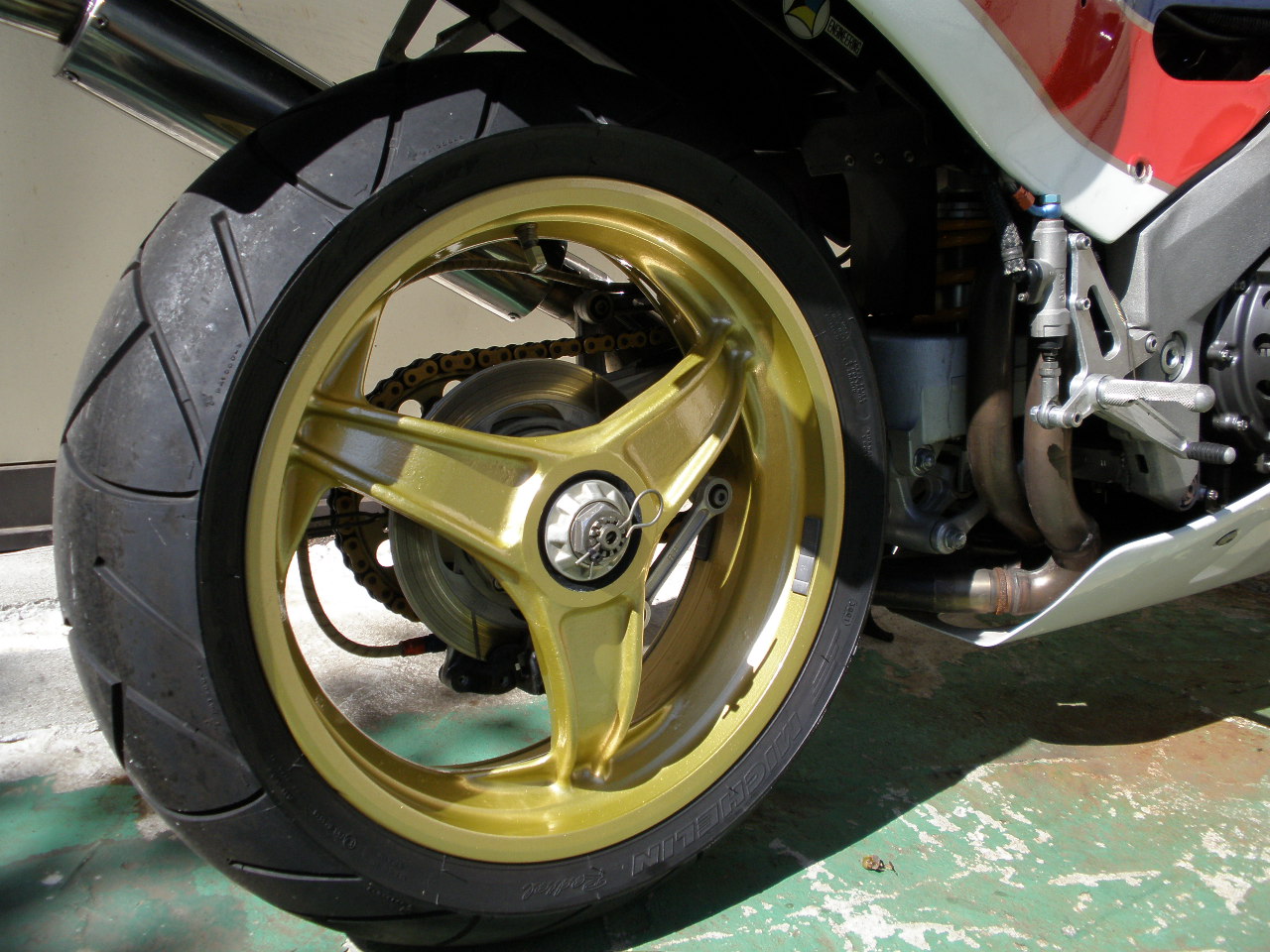 �u�e�q�V�T�O�q �J�X�^�� RC30