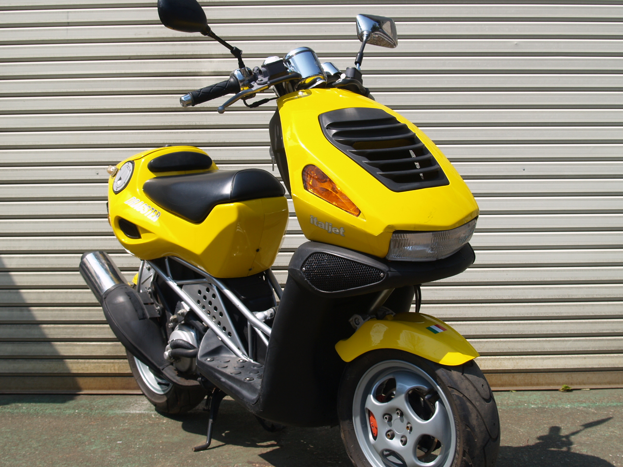 �C�^���W�F�b�g�@�h���b�N�X�^�[�T�O