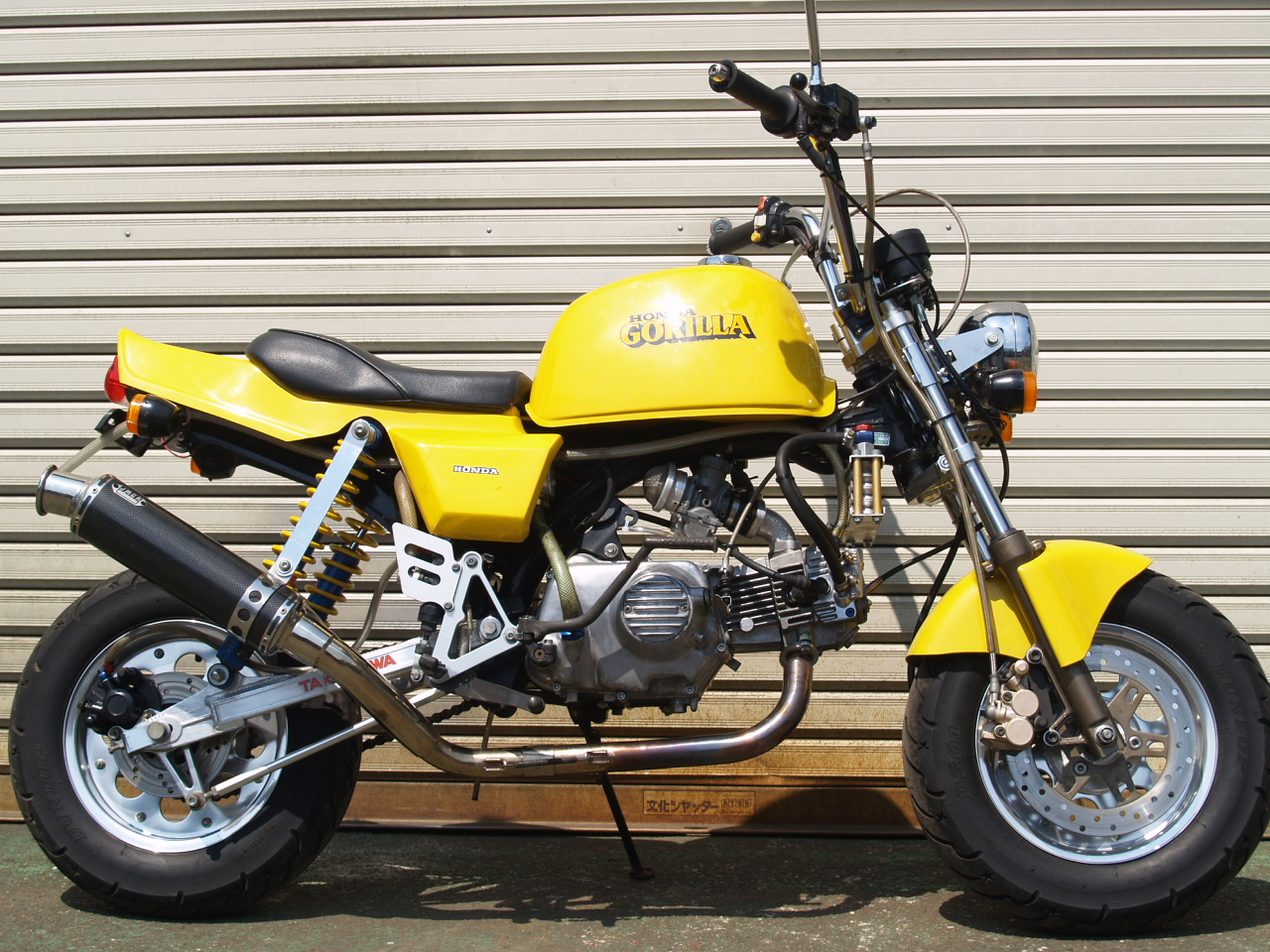 �S�������W�W�����{�T���e/�q�f�B�X�N�a�j